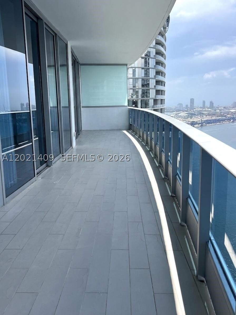Condo in Miami, Florida, United States 4 - 17960775