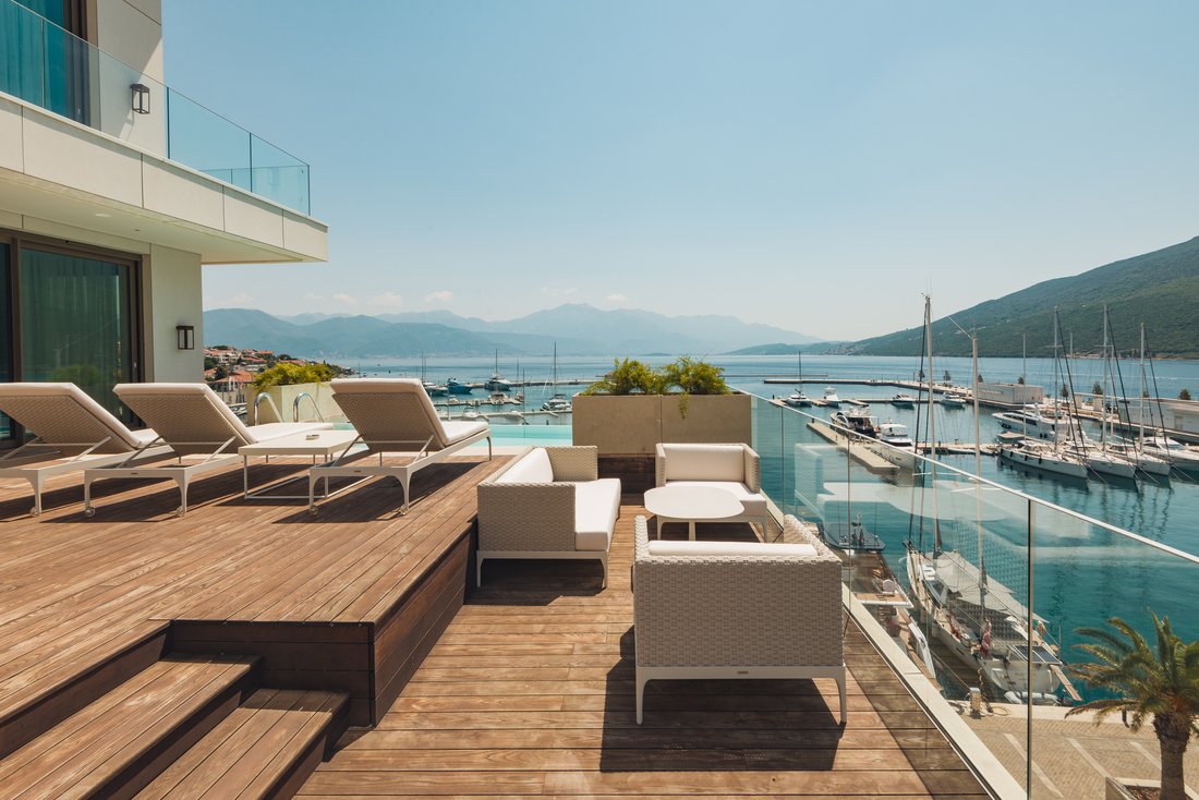 Villa in Kumbor, Herceg Novi Municipality, Montenegro 2 - 18353564