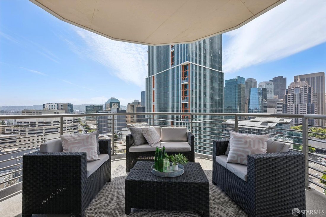 Condo in San Francisco, California, United States 3 - 18354192
