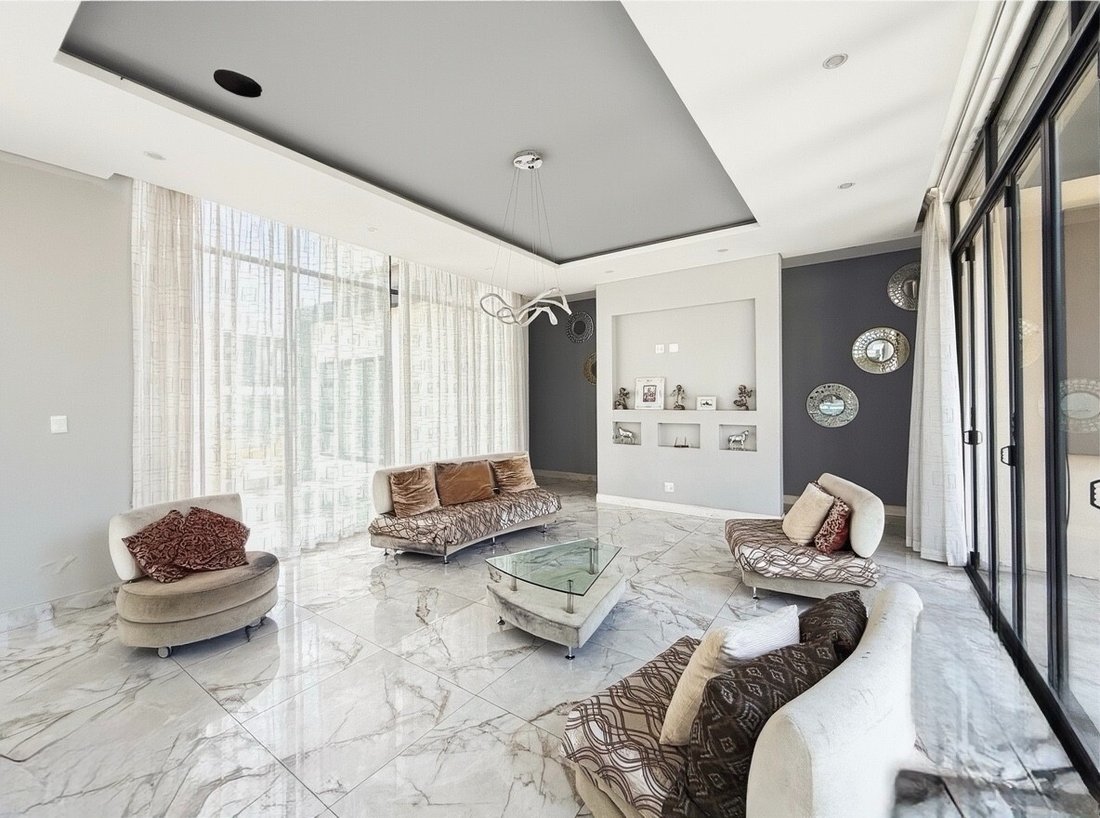 House in Riverglen, Gauteng, South Africa 4 - 18355477