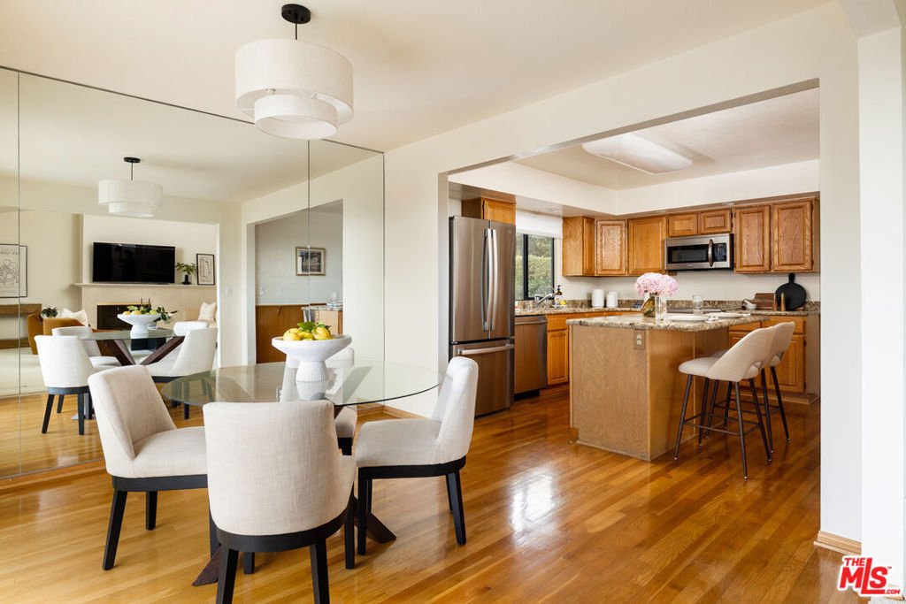 Condo in Santa Barbara, California, United States 3 - 18355010