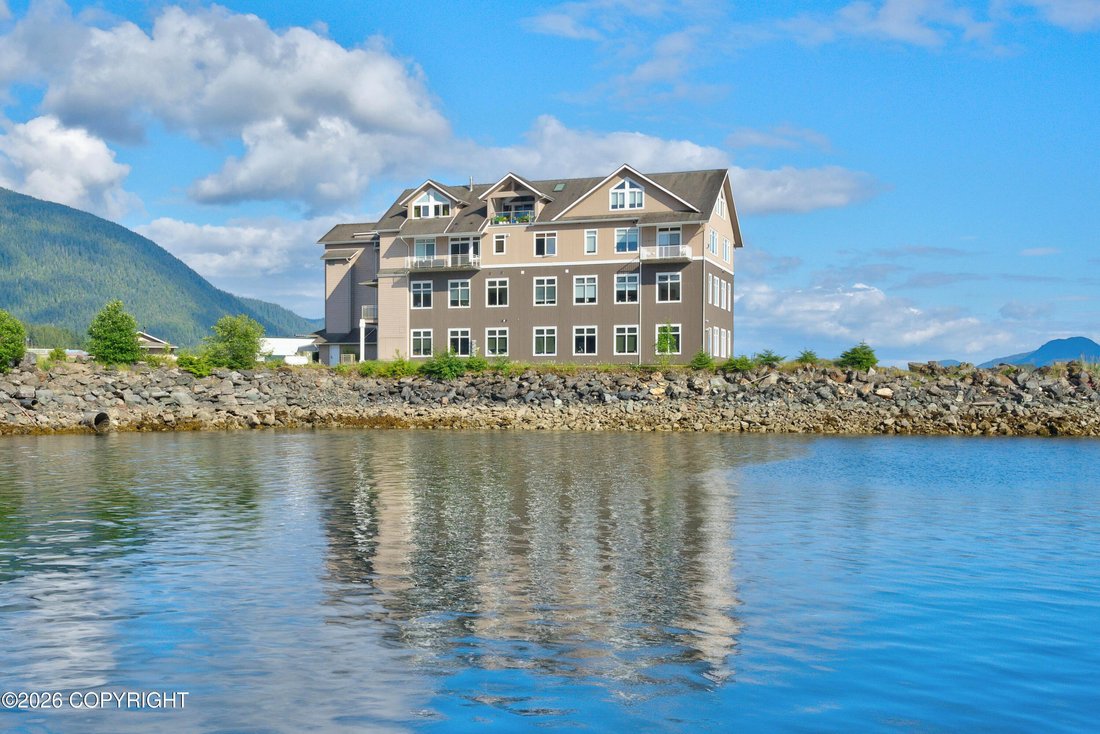Condo in Ketchikan, Alaska, United States 3 - 18354228