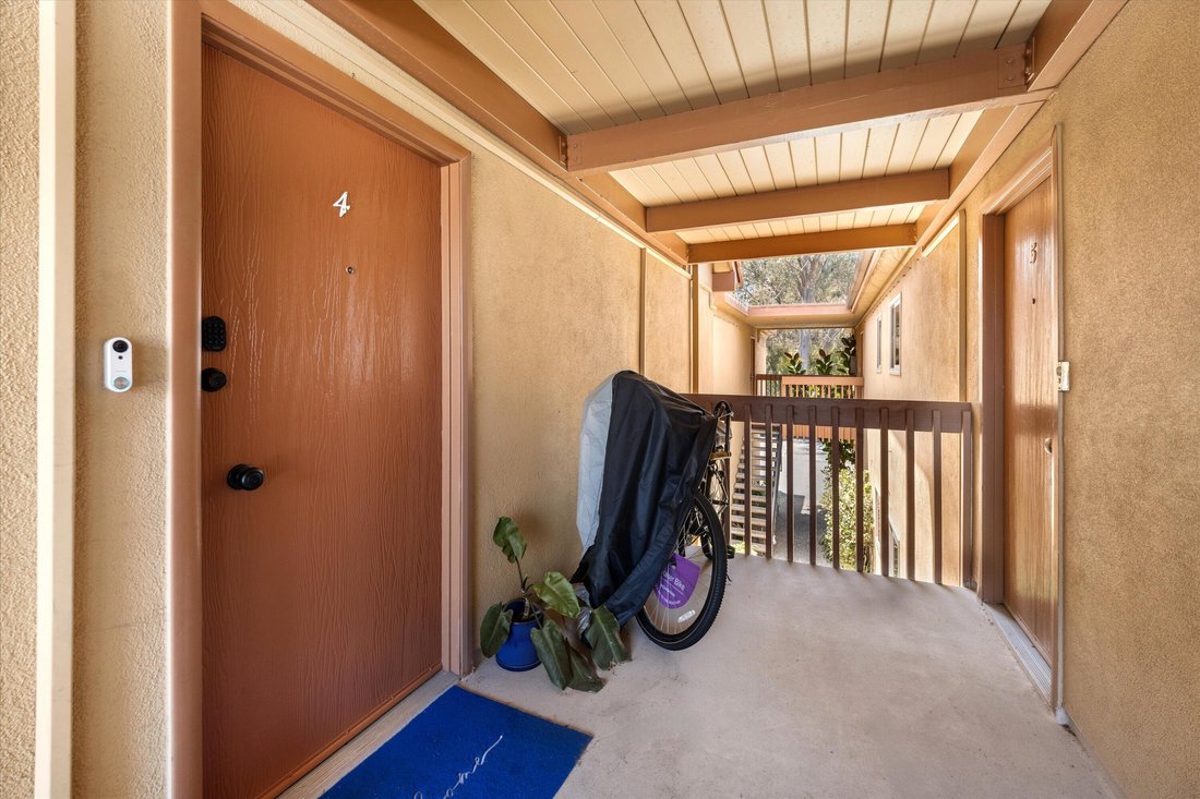 Goleta, California, United States 4 - 18353658
