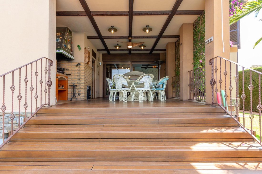 Villa in Empuriabrava, Catalonia, Spain 4 - 18351456