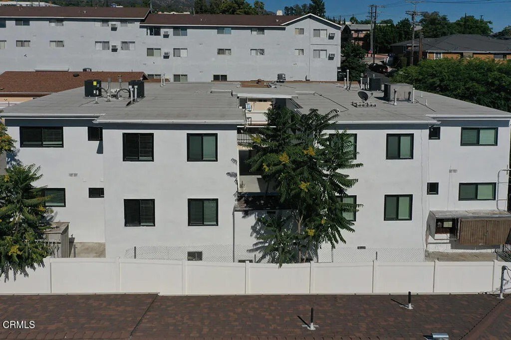 Los Angeles, California, United States 4 - 18354751