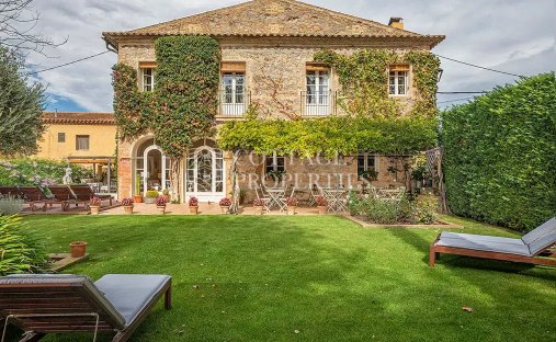 Casa de Campo en San Mori, Cataluña, España 1