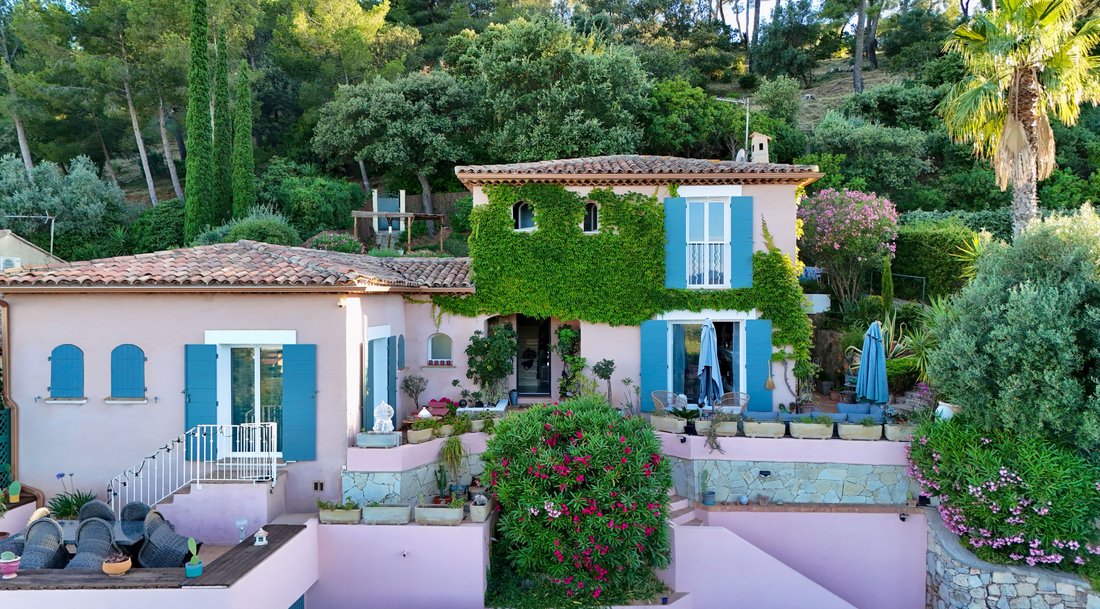 Villa in Hyeres, Provence-Alpes-Côte d'Azur, France 2 - 18354281