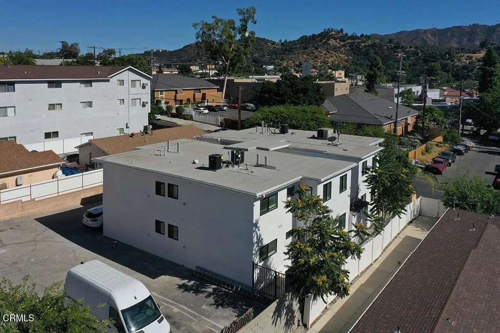 Los Angeles, California, United States 3 - 18354751