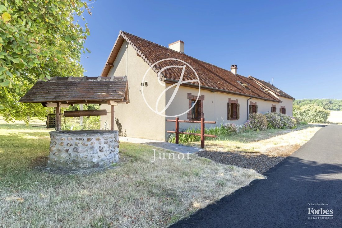 House in Gerard Yvon, Vendôme, France 1 - 18352180