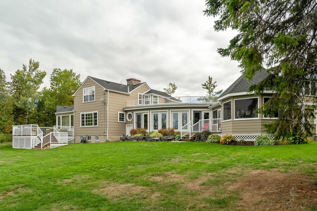 House in Kawartha Lakes, Ontario, Canada 2 - 18355446