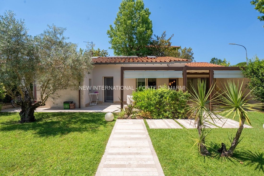 House in Center, Forte dei Marmi, Tuscany 4 - 18355660
