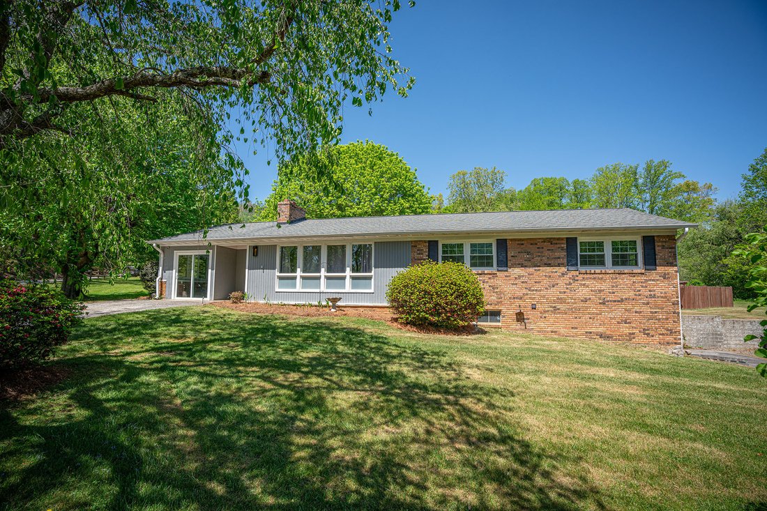 House in Weaverville, North Carolina, United States 1 - 18352962