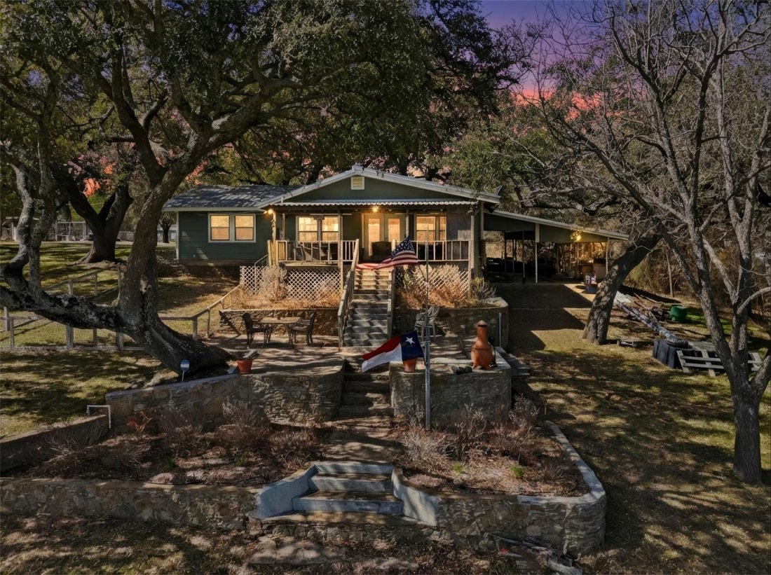 House in Tow, Texas, United States 1 - 17913508