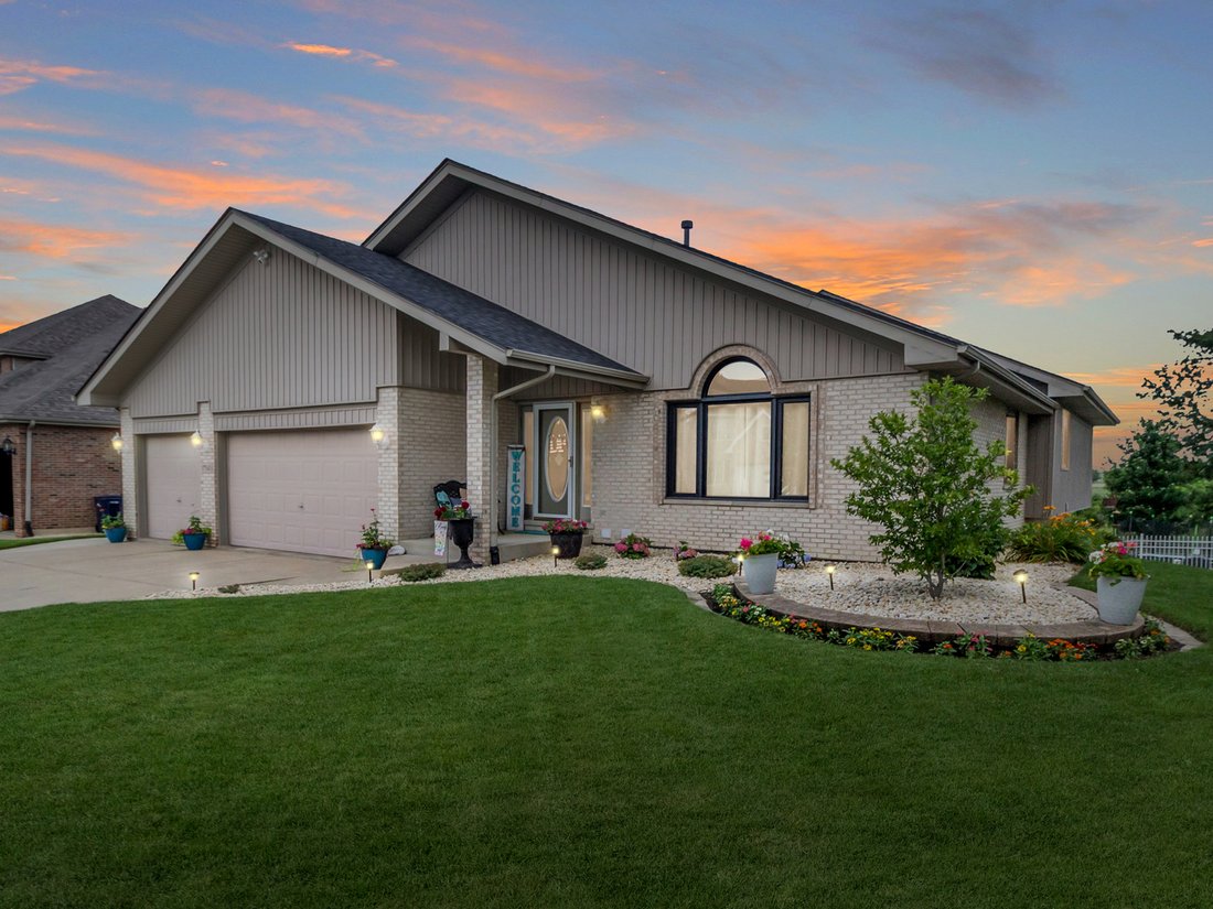 House in Orland Park, Illinois, United States 1 - 18354665