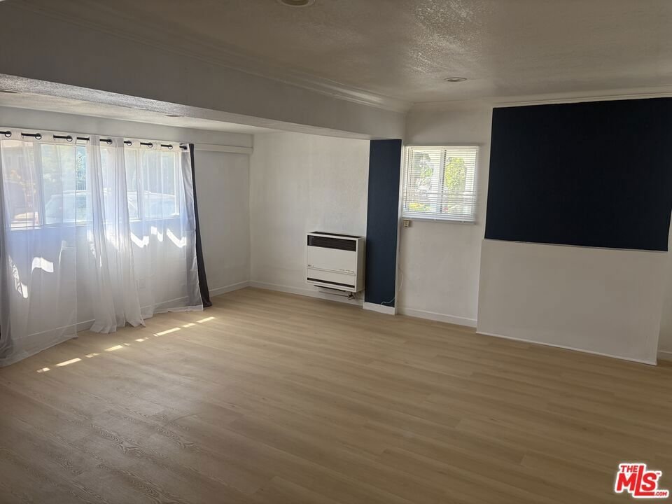 Los Angeles, California, United States 2 - 18354967