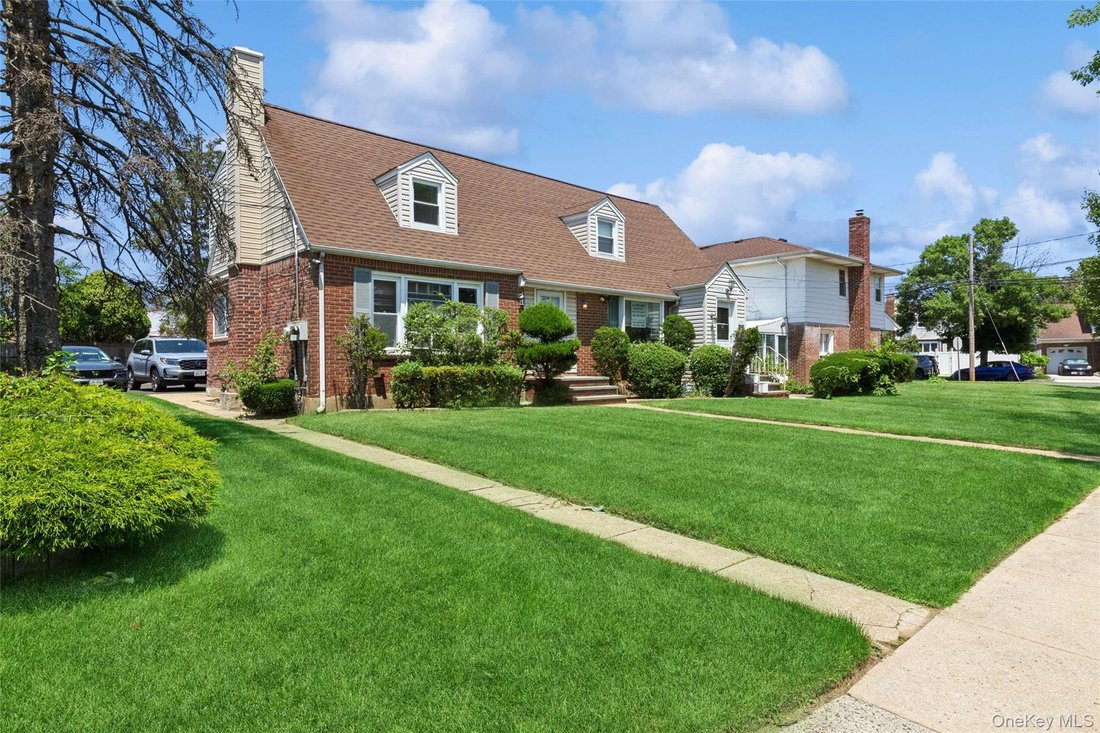 House in Valley Stream, New York, United States 2 - 18355511