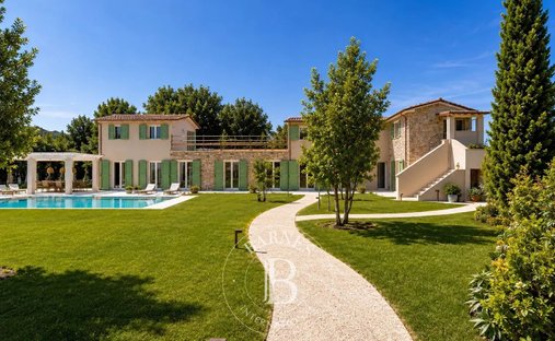 Villa in Pietrasanta, Tuscany, Italy 1