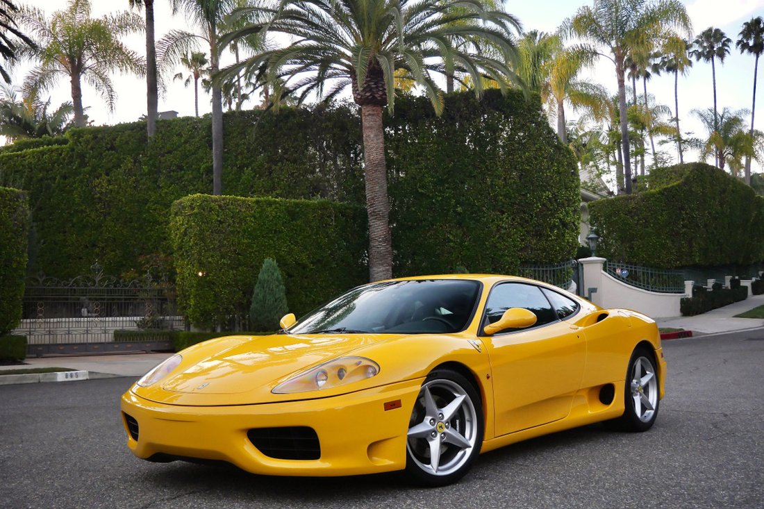 Coupe in West Hollywood, CA, United States 1 - 18353139