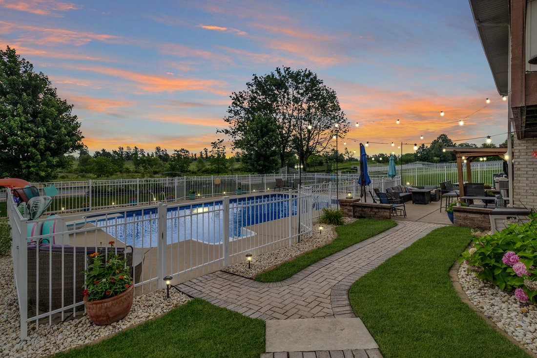 House in Orland Park, Illinois, United States 2 - 18354665