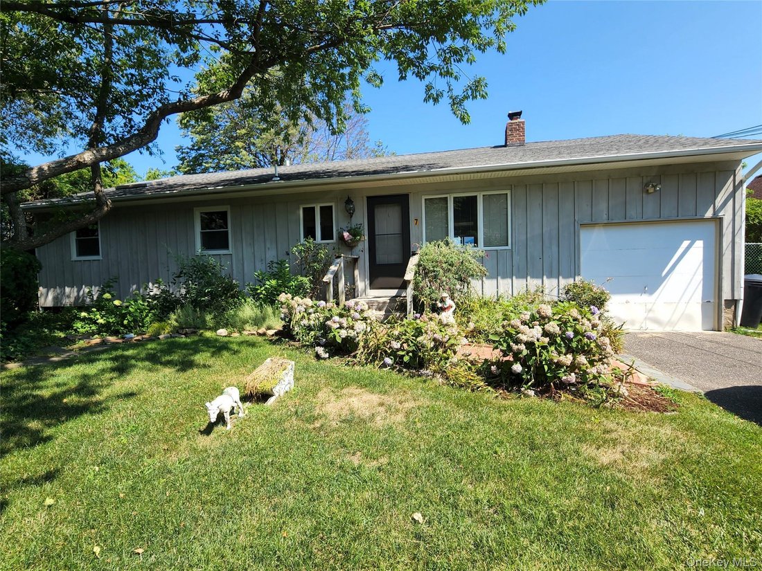 House in Sound Beach, New York, United States 3 - 18355538