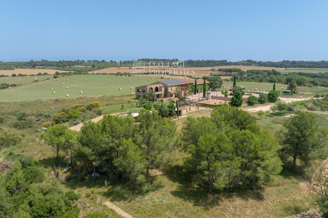 Country House in Llers, Catalonia, Spain 4 - 18352981