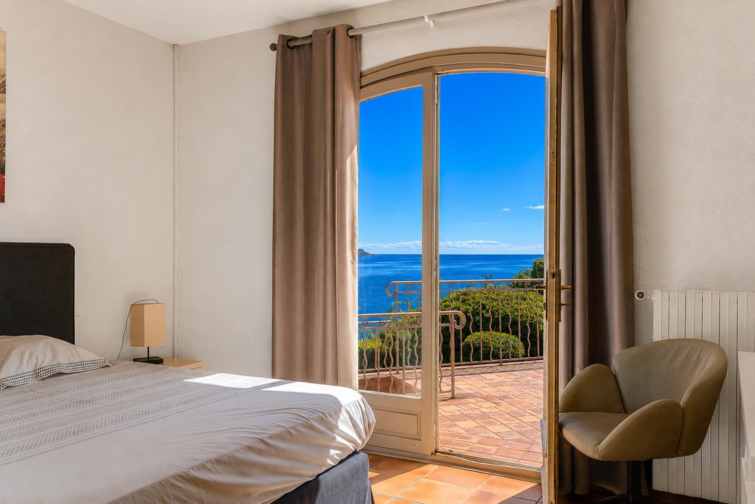 House in Roquebrune-sur-Argens, Provence-Alpes-Côte d'Azur, France 5 - 18350983