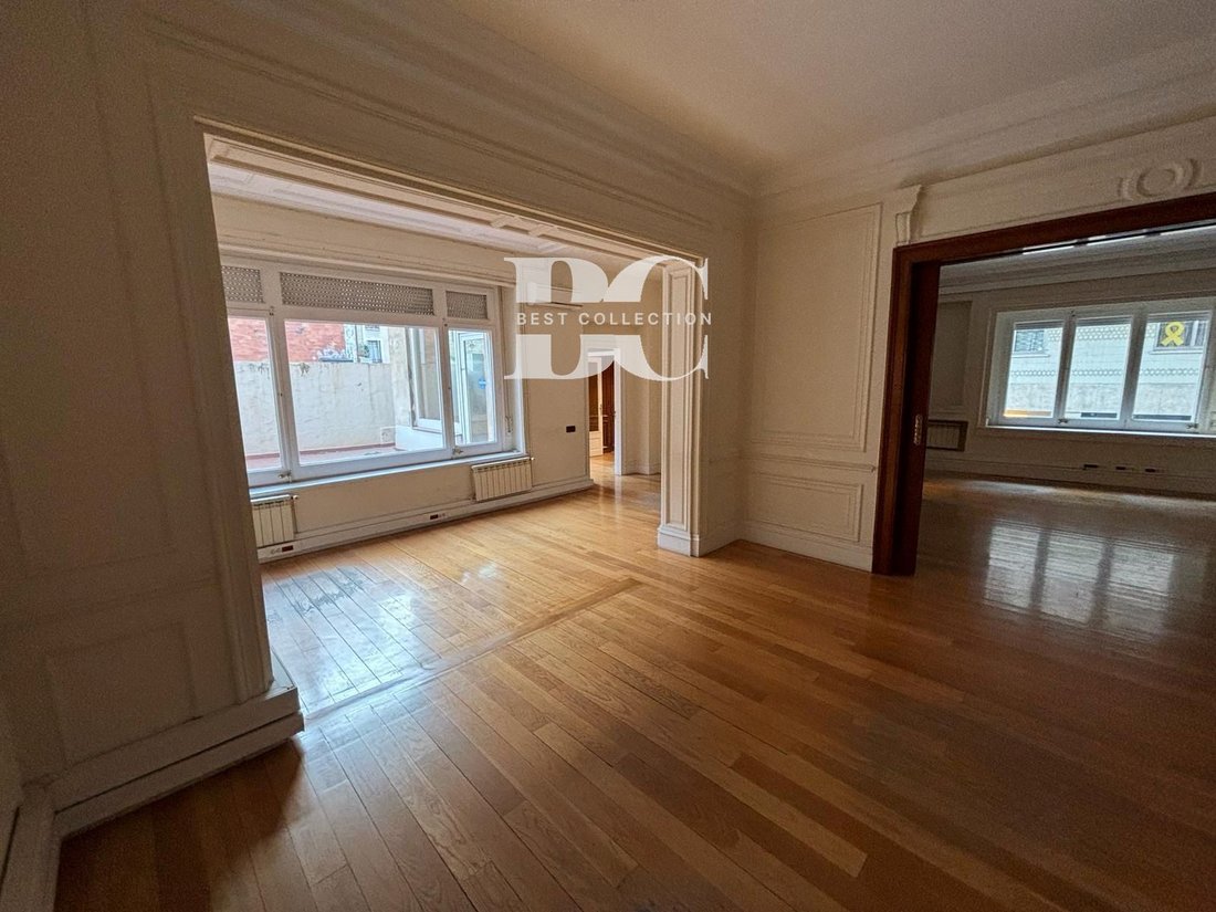 Apartment in Sarrià-Sant Gervasi, Barcelona, Spain 1 - 18352044