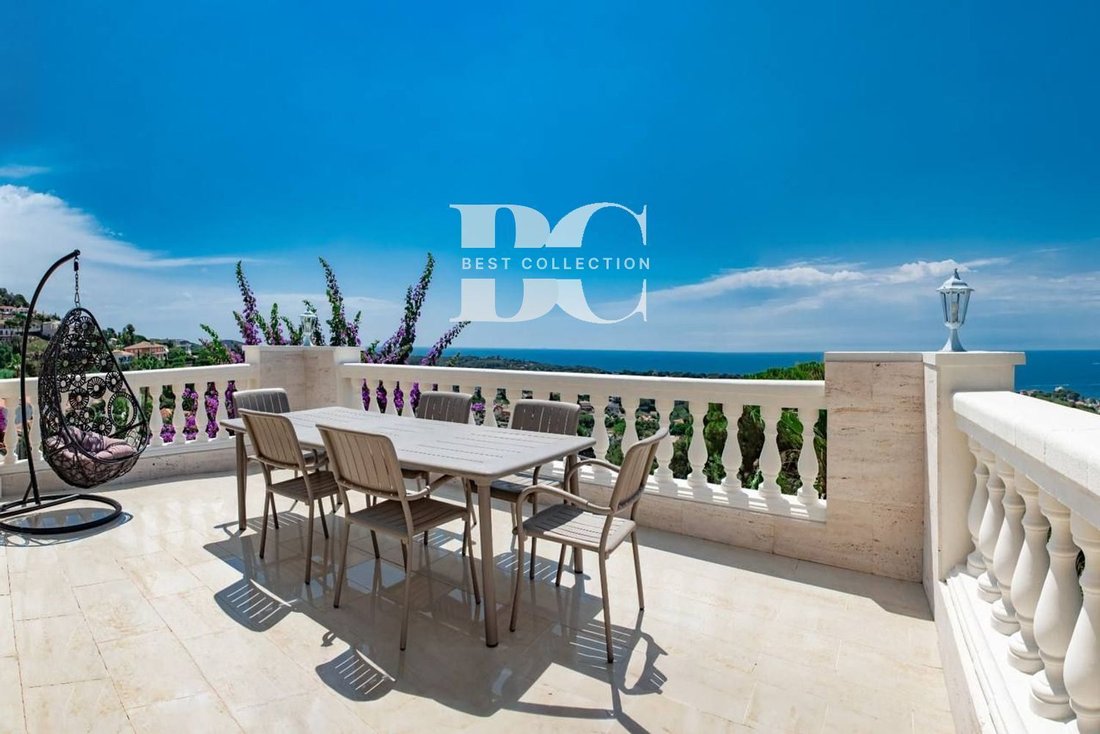 Villa in Lloret de Mar, Catalonia, Spain 2 - 18351668