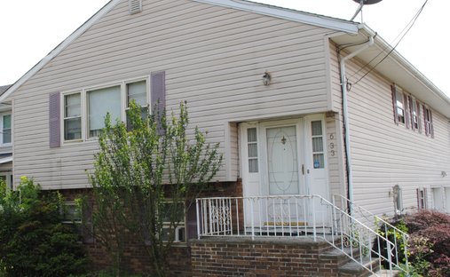 House in Totowa, New Jersey, United States 1