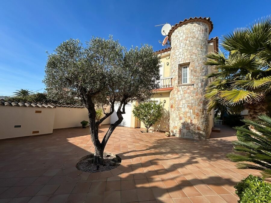 House in Empuriabrava, Catalonia, Spain 2 - 18352263