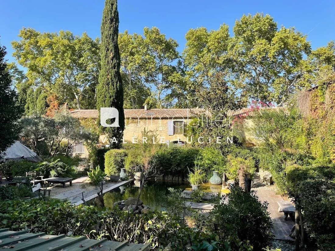 Estate in Saint-Rémy-de-Provence, Provence-Alpes-Côte d'Azur, France 5 - 15190171