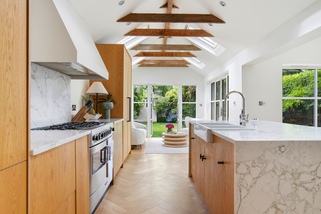 House in Datchet, England 3 - 18350895