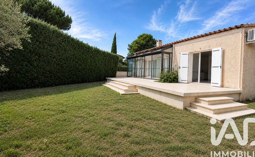 House in Les Faurys, Venelles, France 1
