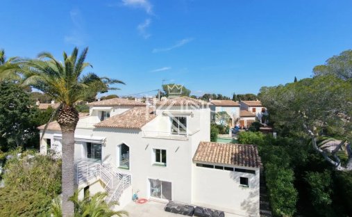Villa in Le Dramont-Agay-Anthéor-Le Trayas, Saint-Raphaël, France 1