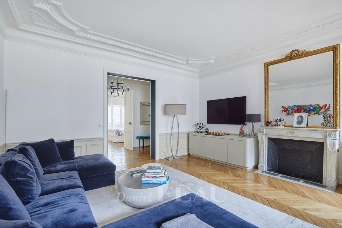 Apartment in Hoche-Friedland, Paris 8e Arrondissement, Paris 5 - 18350999