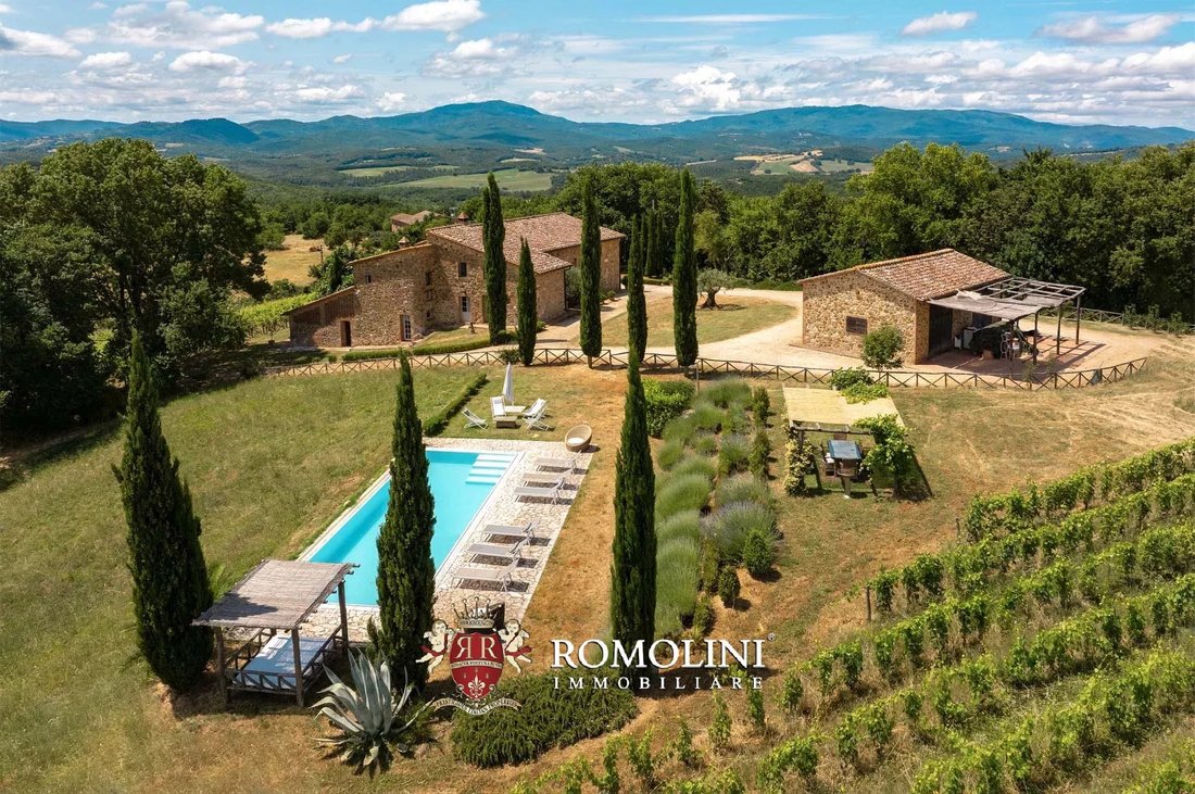 Estate in Historic Center, Siena, Tuscany 1 - 17663721