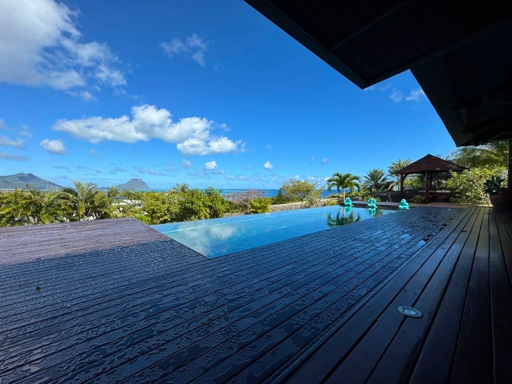 Villa in La Preneuse, Rivière Noire District, Mauritius 1 - 18350898