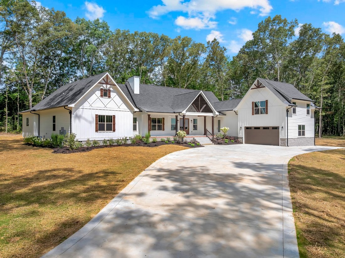 House in Manchester, Tennessee, United States 3 - 18353062