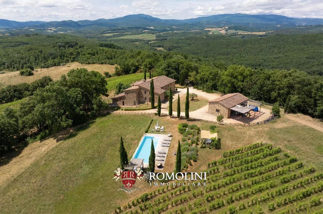 Estate in Historic Center, Siena, Tuscany 2 - 17663721