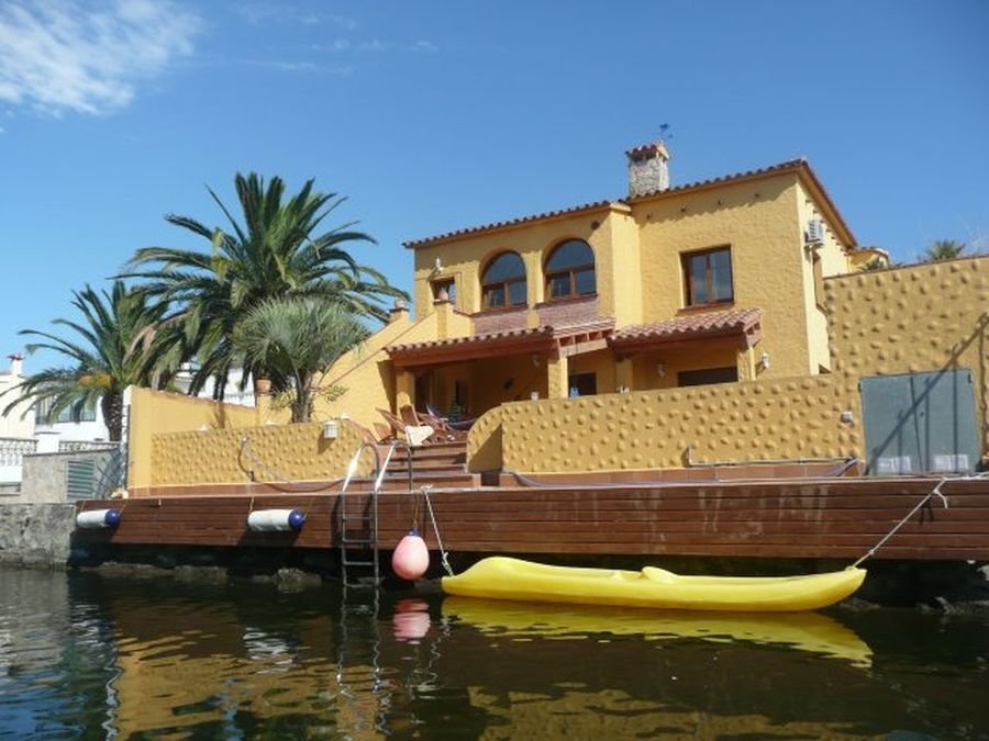 Villa in Empuriabrava, Catalonia, Spain 1 - 18351333