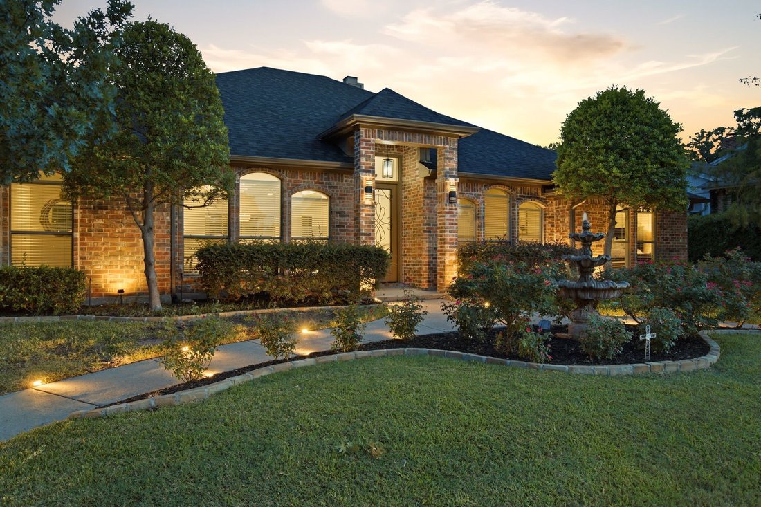 House in Bedford, Texas, United States 4 - 18353748
