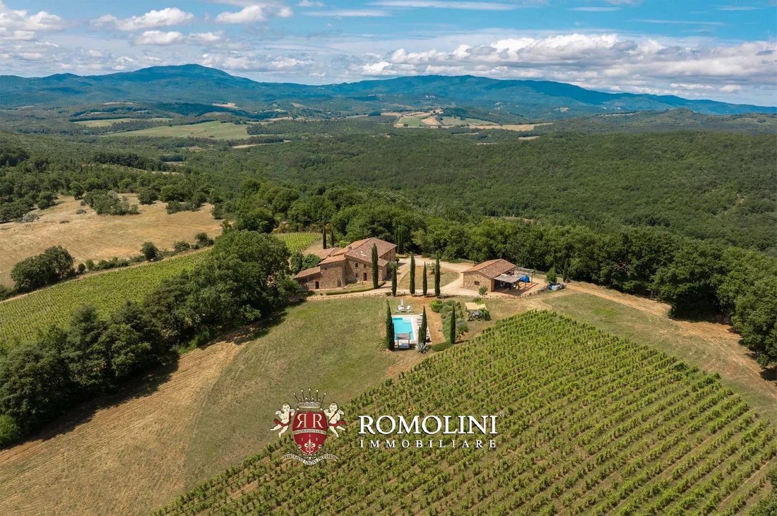 Estate in Historic Center, Siena, Tuscany 3 - 17663721