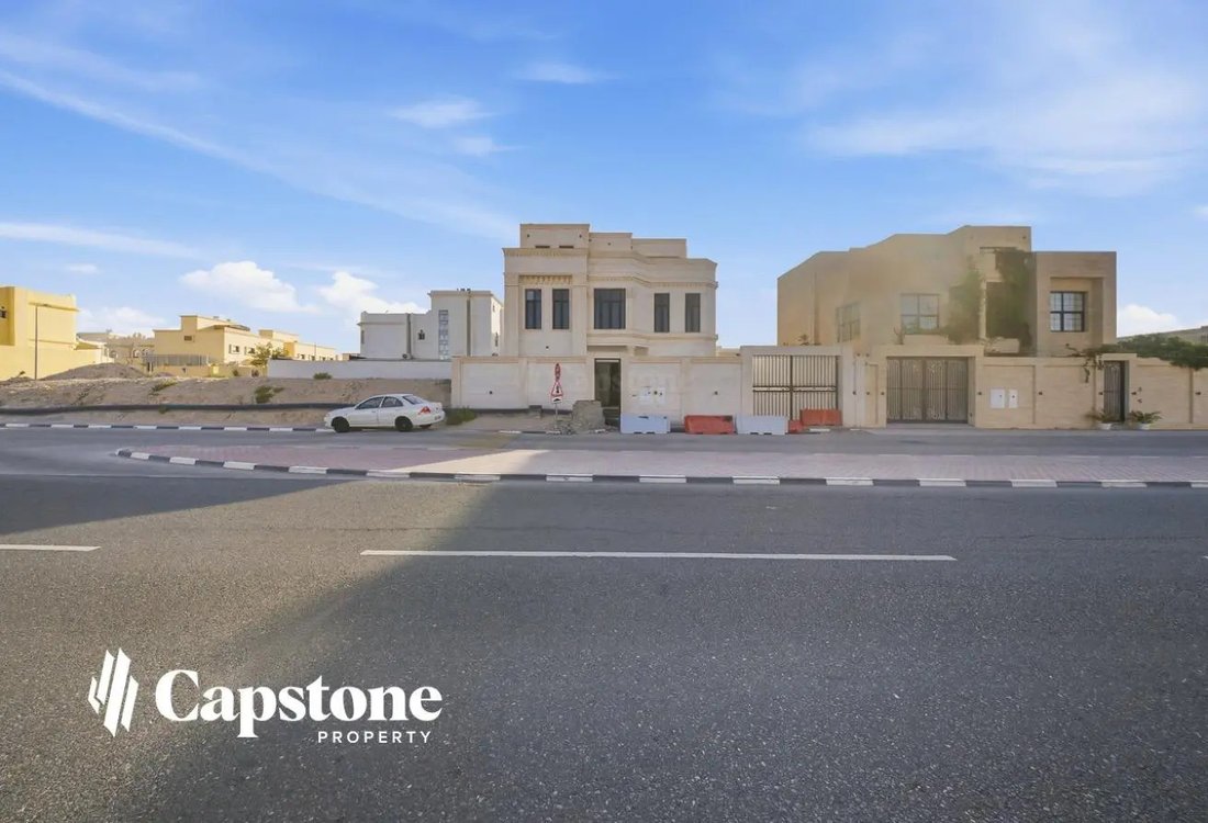 Villa in United Arab Emirates 2 - 18100679