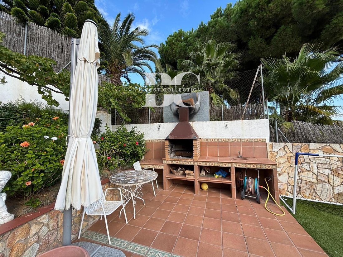 Villa in Lloret de Mar, Catalonia, Spain 5 - 18351453