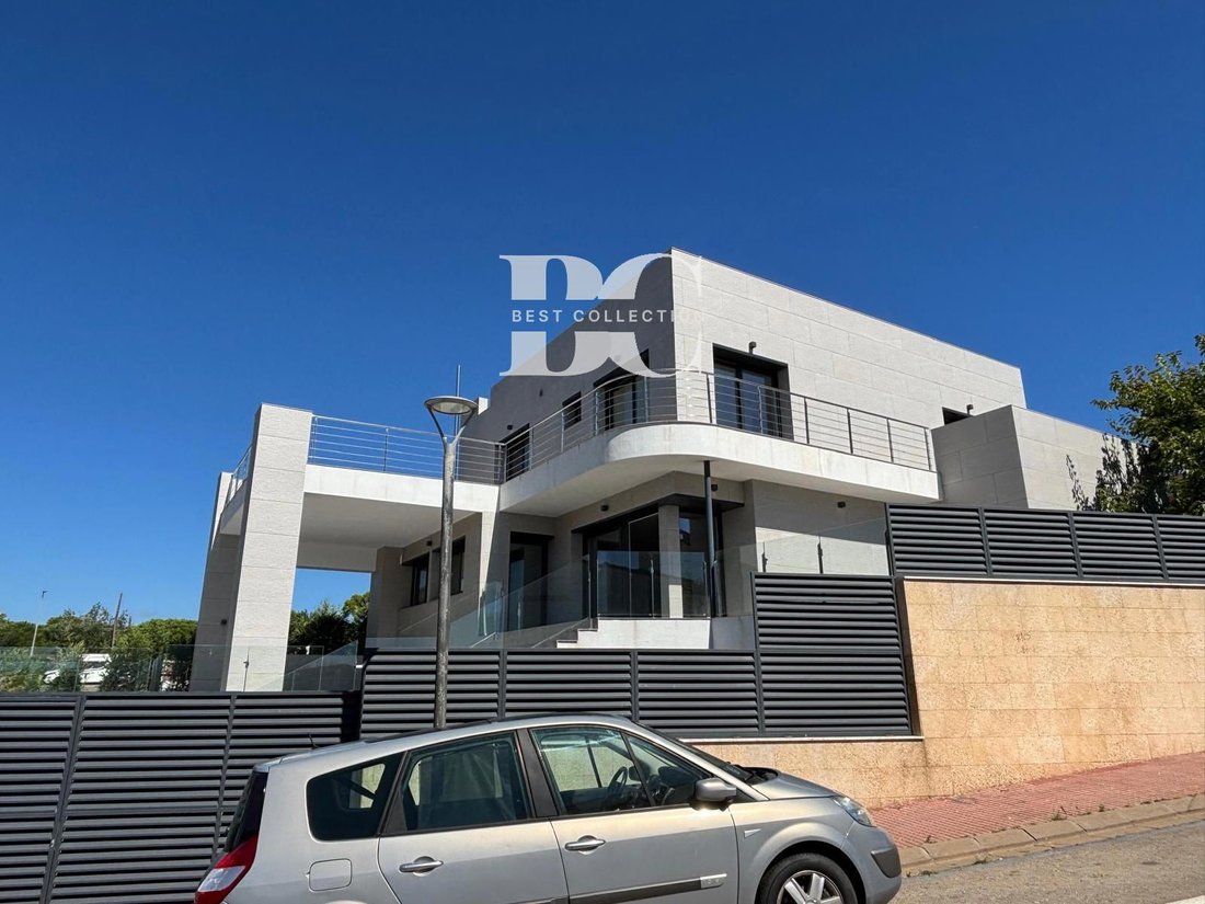Villa in Palamos, Catalonia, Spain 2 - 18351377