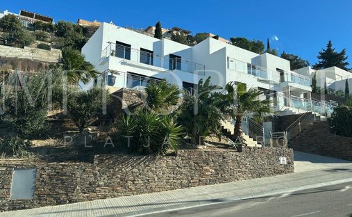 Estate in Roses, Catalonia, Spain 1