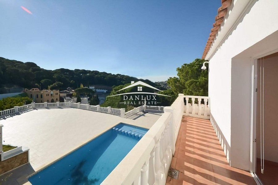 Chalet in Lloret de Mar, Catalonia, Spain 1 - 18351246