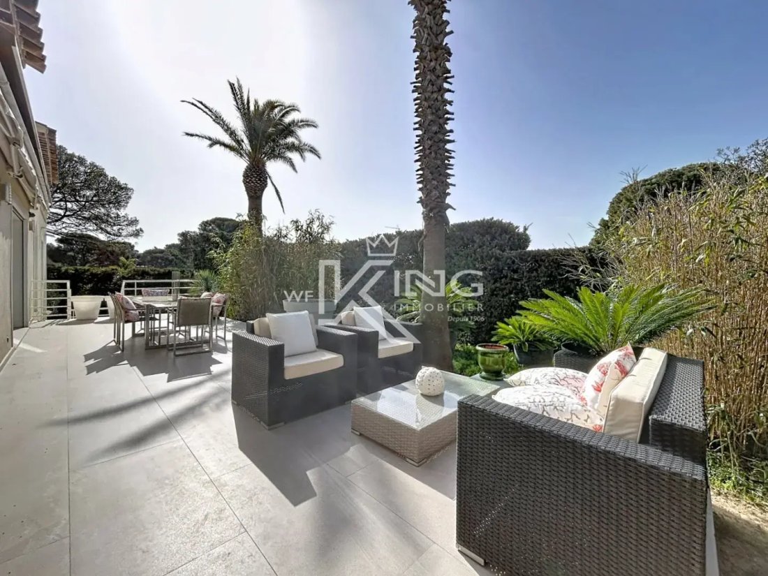 Villa in Le Dramont-Agay-Anthéor-Le Trayas, Saint-Raphaël, France 4 - 17369856