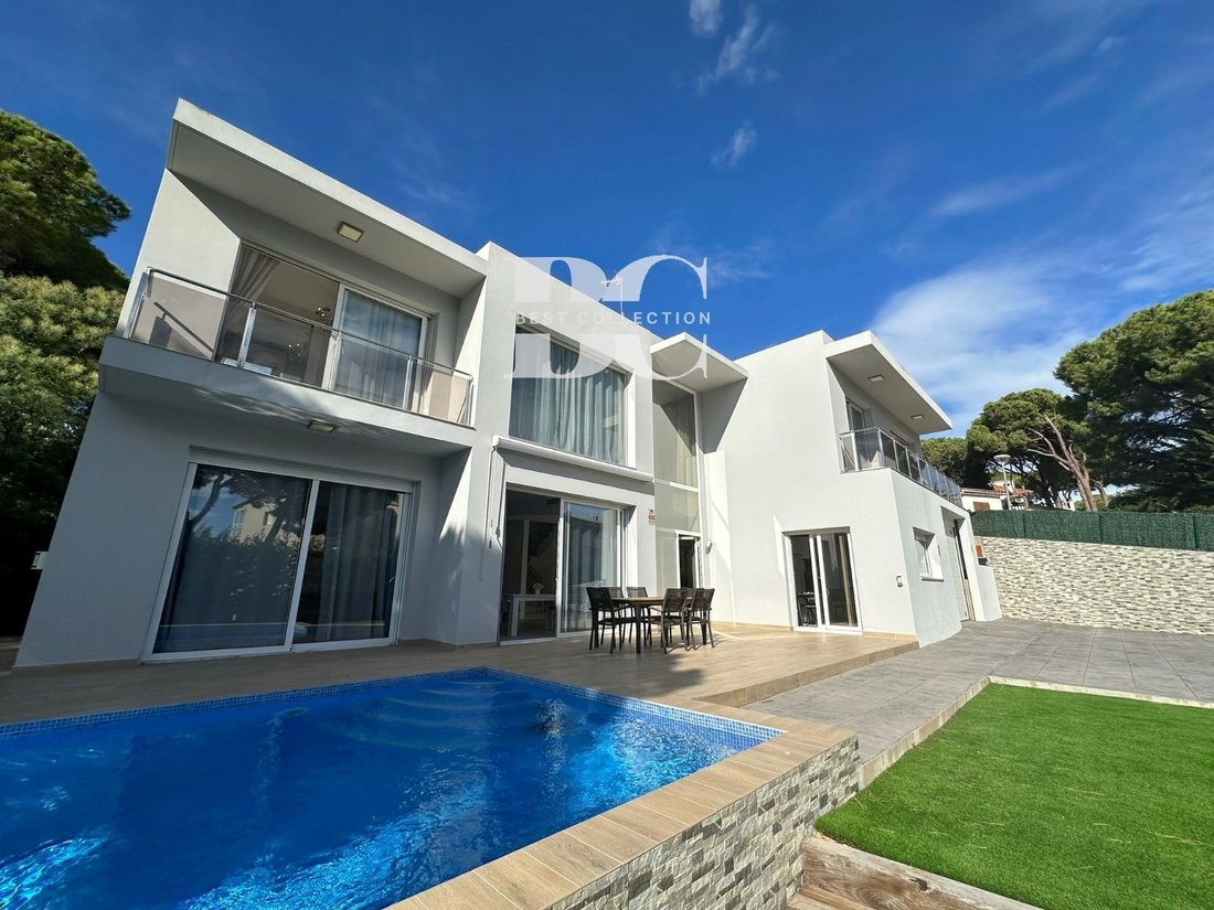 Chalet in Calonge i Sant Antoni, Catalonia, Spain 3 - 18351183