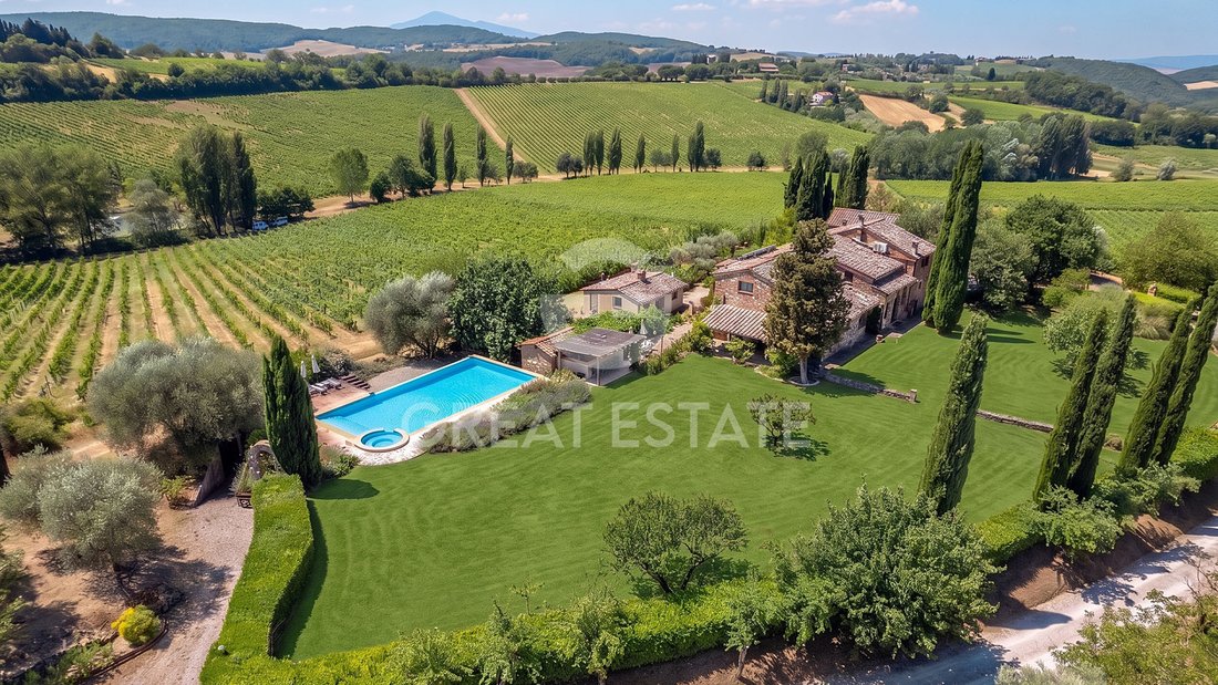 Estate in Montepulciano, Tuscany, Italy 1 - 18354271